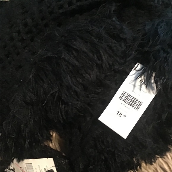 Infinity scarf beautiful fringes. Never worn - Picture 11 of 16